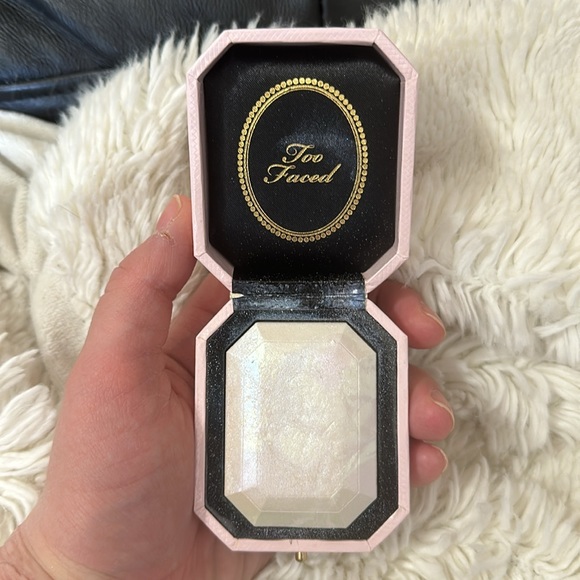 Too Faced Diamond Powder - Picture 4 of 7